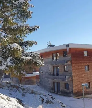 La Parenthese Chamroussienne - Proche Pistes De *